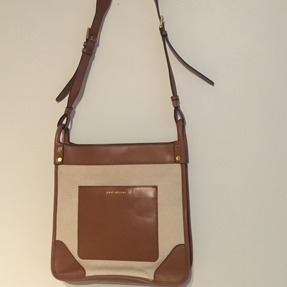 Micheal Kors cross body Purse - Picture 1 of 3